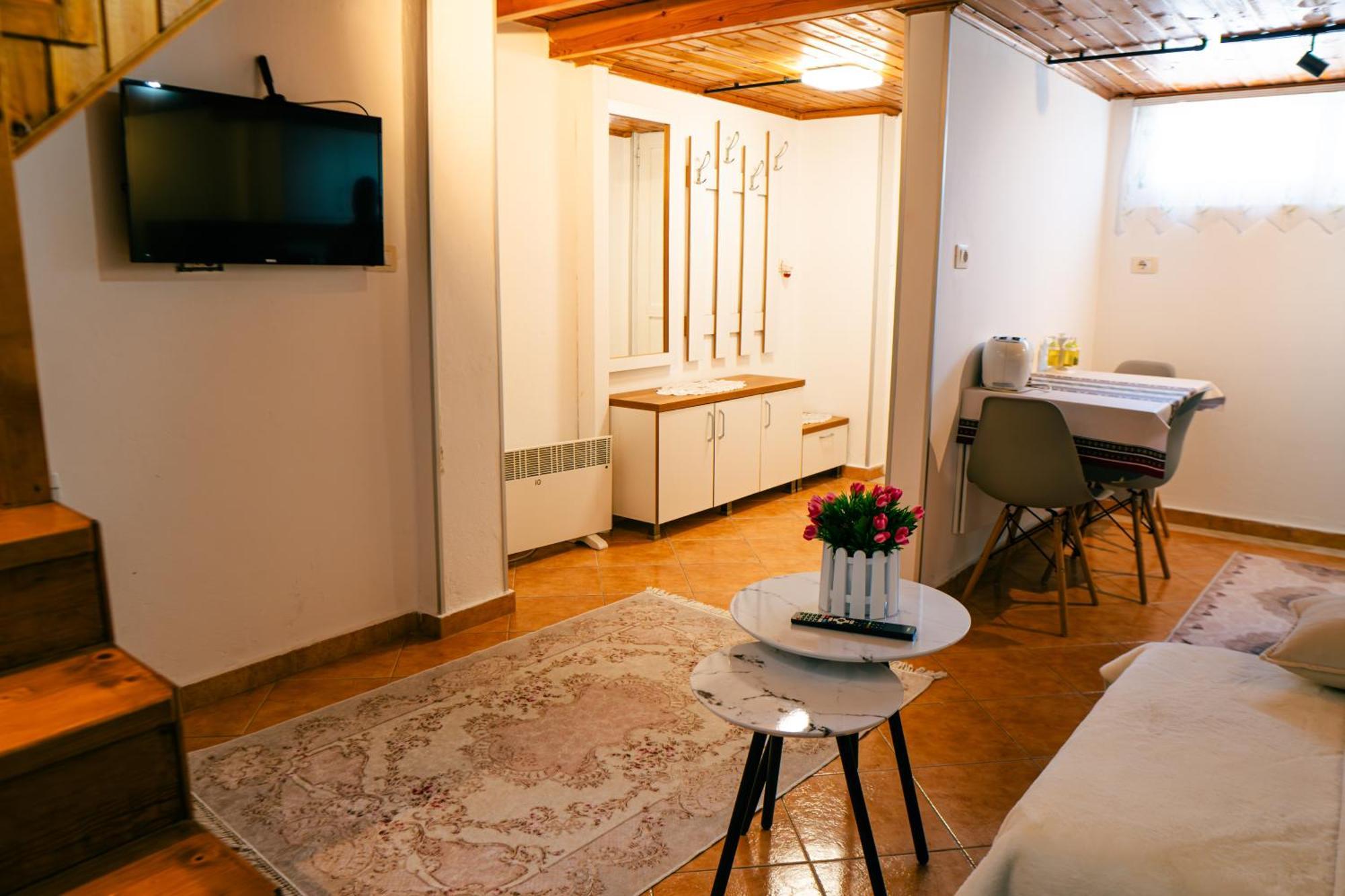 Antigona Appartement