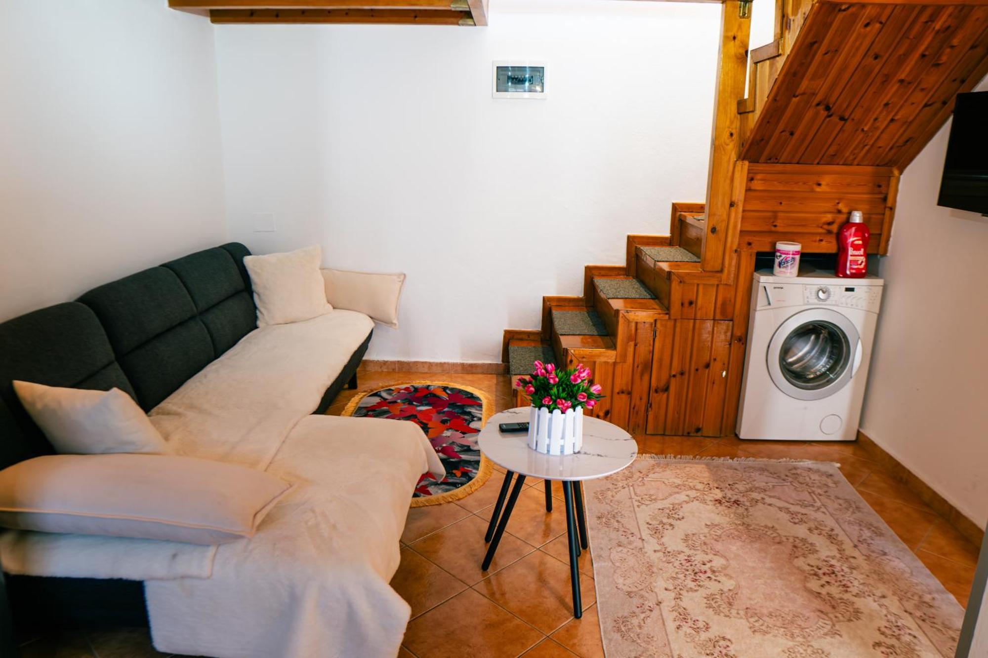 Antigona Appartement